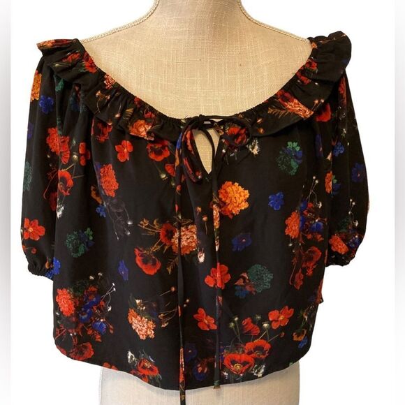 Gianni Bini Black floral crop top NWT - Picture 1 of 6